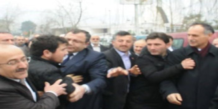 Trabzon'da belediye başkanına saldırı girişimi!