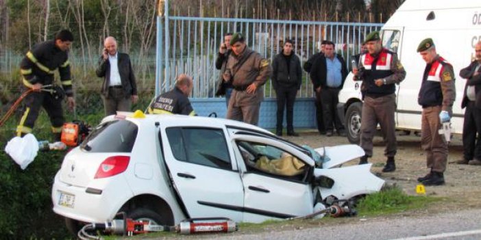 İzmir'de feci kaza: 3 ölü, 1 yaralı