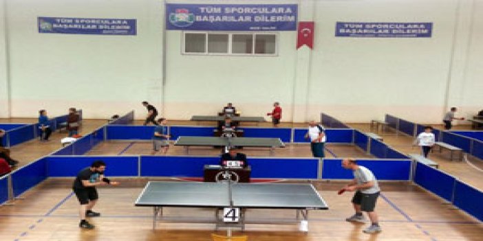 Rize'de masa tenisi turnuvası düzenlendi