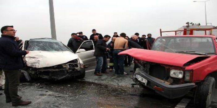 Rize'de kamyonla otomobil çarpıştı: 6 yaralı