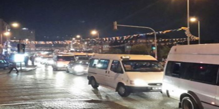 Trabzon'da trafik vatandaşı isyan ettirdi