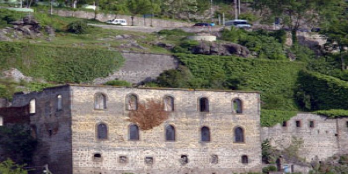 Trabzon'da tarihi yapı restore ediliyor