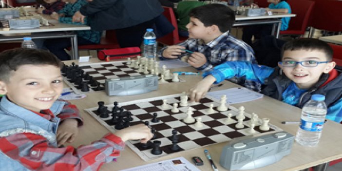 Trabzon'da santranç turnuvası düzenlendi