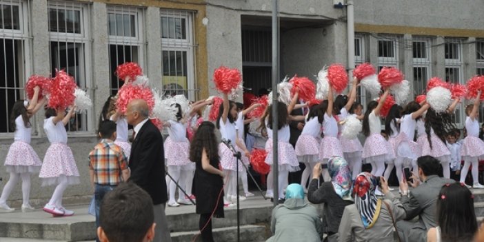 Trabzon okullarında 23 Nisan böyle kutlandı...