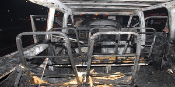 Bingöl'de teröristler 10 araç yaktı