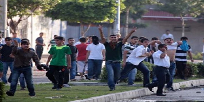 Adana'da izinsiz gösteri: 1 ölü