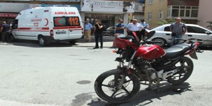 Samsun'da ambulans ile motosiklet çarpıştı