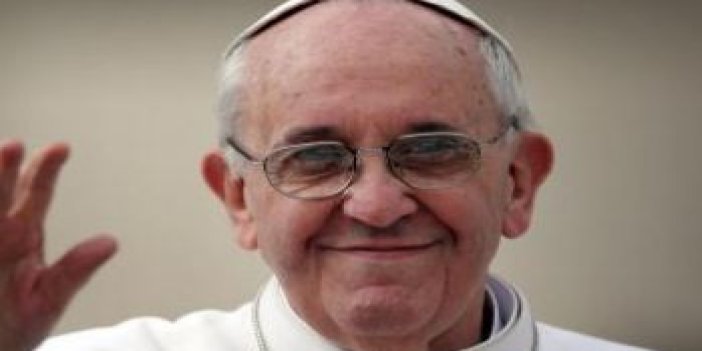 Papa pedofil din adamlarını sopalayacak