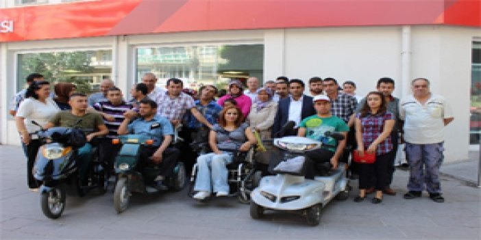 Engelli vatandaşlardan Erdoğan'a bağış!