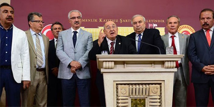 Eski vekiller Kılıçdaroğlu'nu istifaya çağırdı