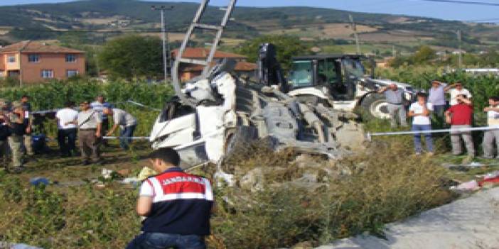 Samsun'un Alaçam ilçesinde Kaza 2 ölü 24 yaralı. 22 Ağustos 2014
