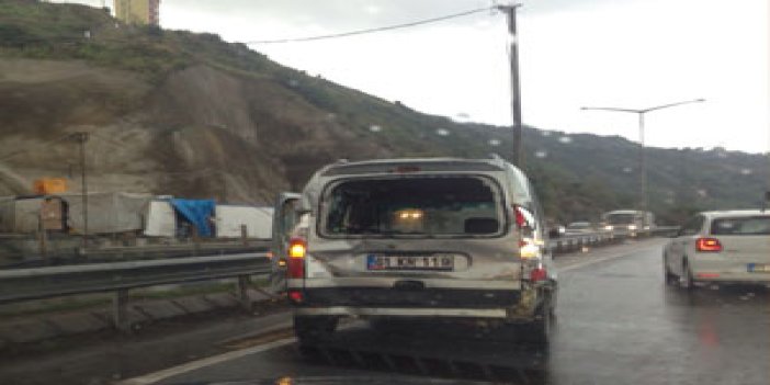 Trabzon'da trafik kazası trafiği kilitledi!