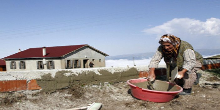 73 yaşındaki Trabzonlu nene inşaatta çalışıyor!