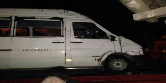 Trabzon'da minibüs takla attı