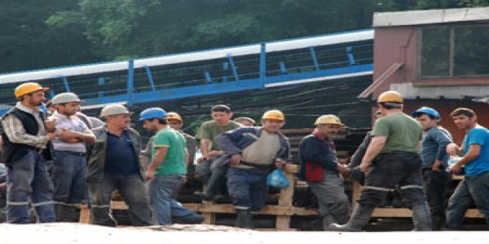 Maden ocağında göçük! 15 işçi...