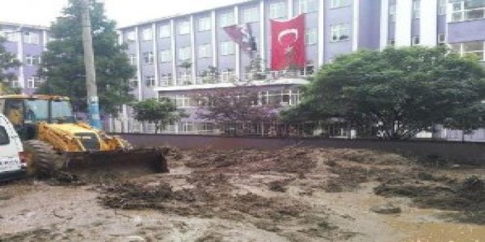 Trabzon'un o ilçesinde okullar 2 gün tatil