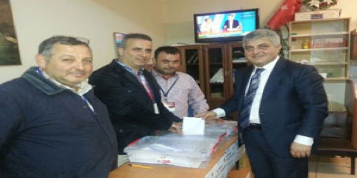 Ak Parti Trabzon'da delegeler seçiliyor!