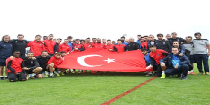 Trabzonspor'dan 29 ekim pozu!