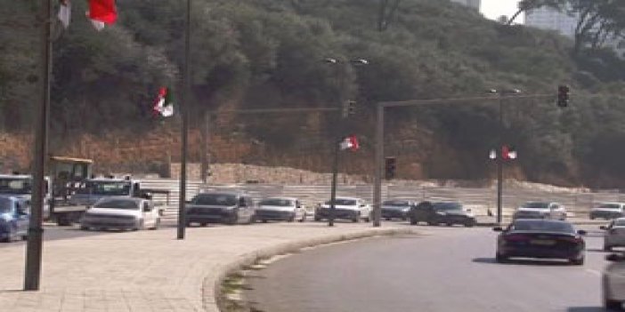 Cezayir Türk bayraklarıyla donatıldı
