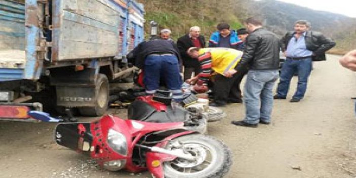 Trabzon'da kamyonetle motosiklet çarpıştı