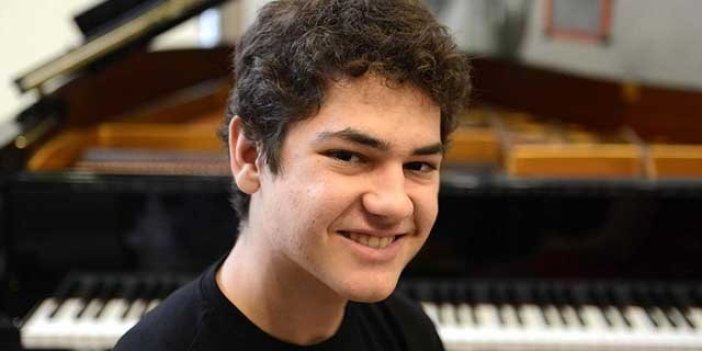 Suriye'den kaçan piyano dehası, Türk vatandaşlığına geçti