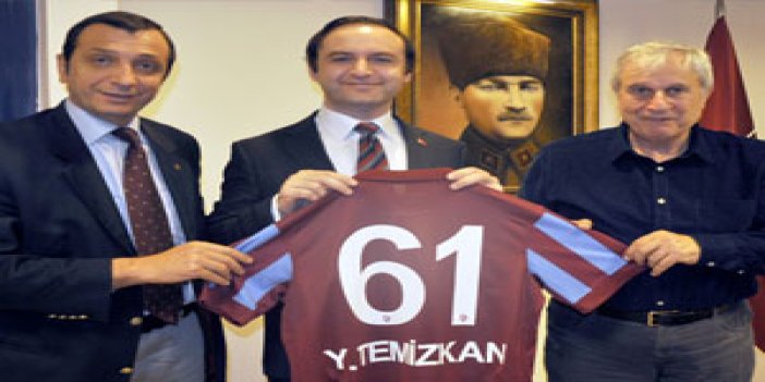 Başkonsolos Trabzonspor'da!