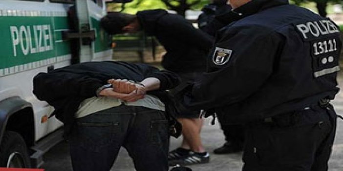 3 Türk'e casusluk gözaltısı