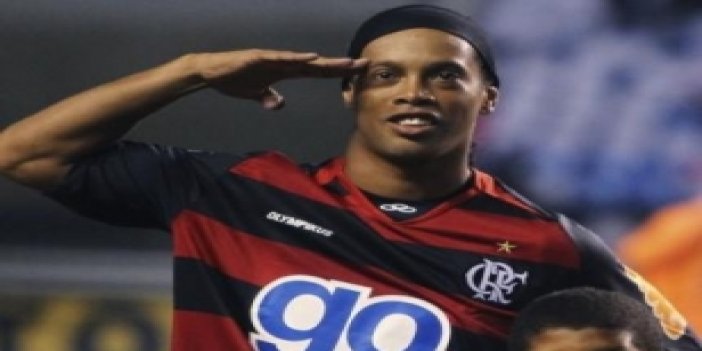 Ronaldinho için gazeteye ilan verdiler