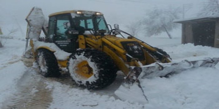 Trabzon'da karla mücadele sürüyor