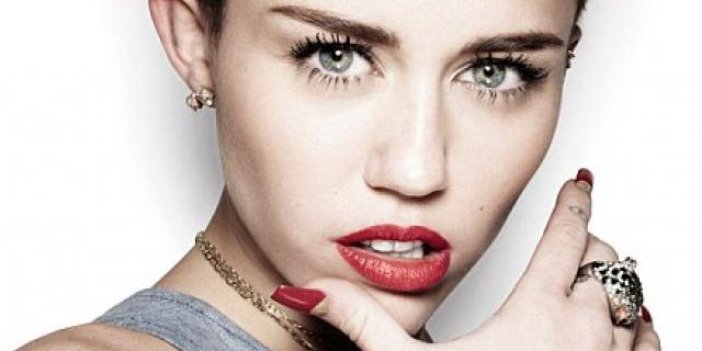 Miley Cyrus: "Evde oturalım sevişelim yeter"