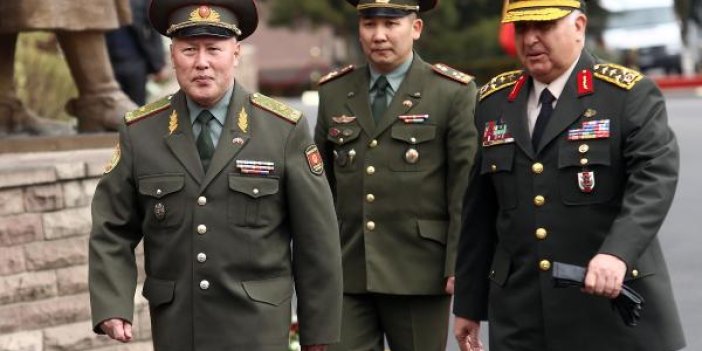 Kırgızistan Genelkurmay Başkanı...