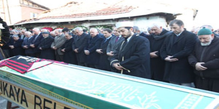 Trabzon'un önemli isimleri cenazede buluştu