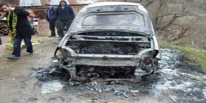 Trabzon plakalı araç aniden yandı!