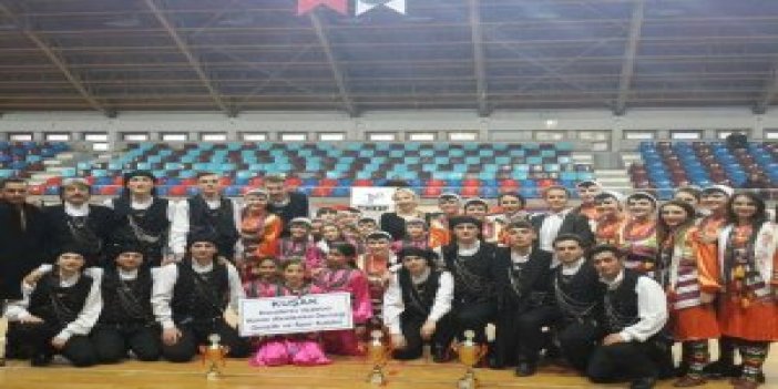 Trabzon’da Halk Oyunları il yarışması yapıldı
