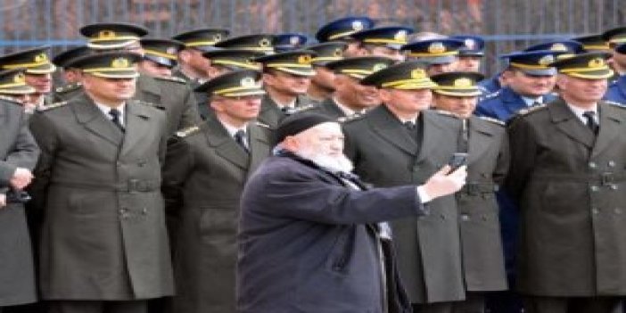 Erzurumlu Kazım Dede'den komutanlarla selfie