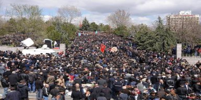 Alparslan Türkeş'in vefatının 18'inci yıl dönümü