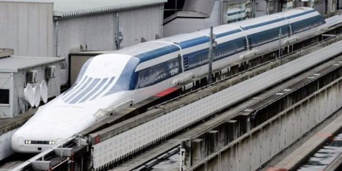 Japonya'da 'uçan tren'den yeni rekor