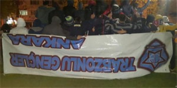 Fenerliler Trabzonspor taraftarlarına saldırdı!