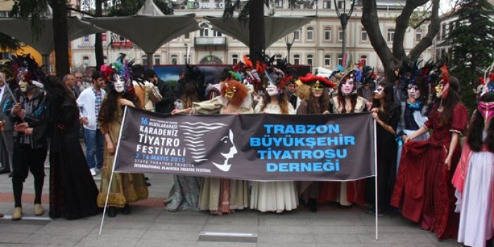 16'ncı Uluslara arası Tiyatro Festivali Trabzon'da başladı