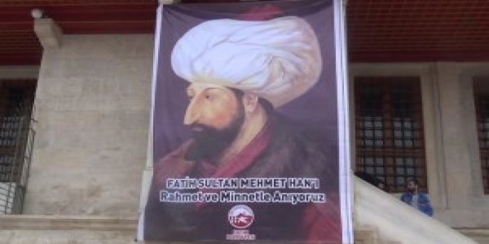 Fatih Sultan Mehmet kabri başında anıldı
