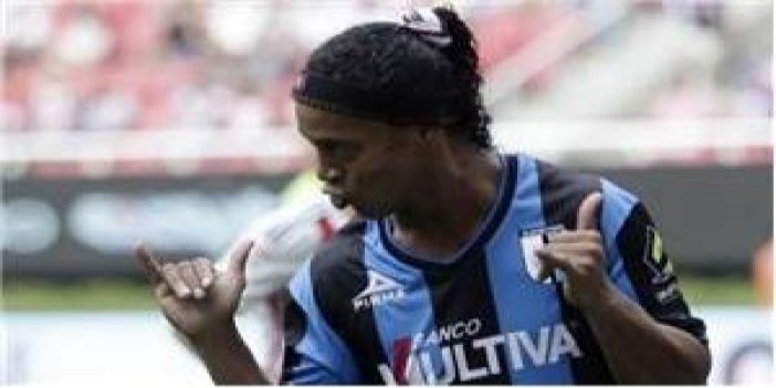 Ronaldinho'dan şok hareket!