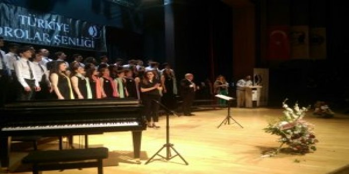 Akçaabat Güzel Sanatlar Lisesi Korosu Ankara'da konser verdi