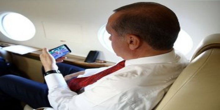 Cumhurbaşkanı Erdoğan uçakta bakın ne yaptı
