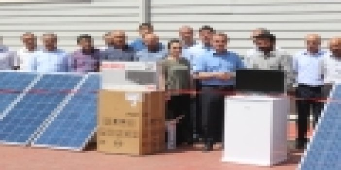 Diyarbakır'da Arıcılara Güneş Enerjisi Paneli Verildi