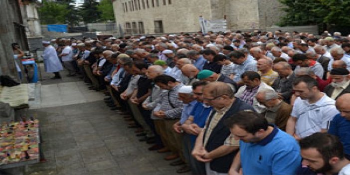 Trabzon'da D.Türkistan için gıyabi cenaze namazı!