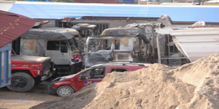 Trabzon'da 8 kamyon yakıldı