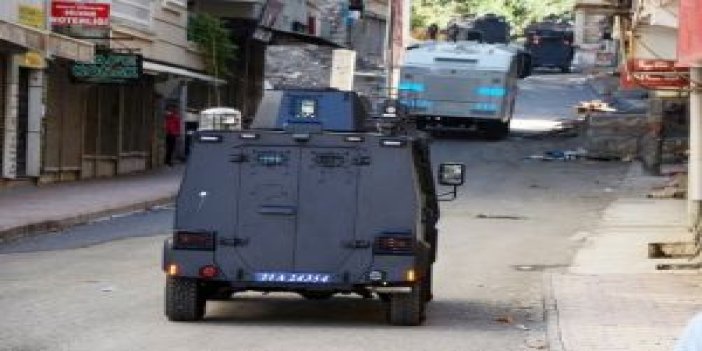 Silvan’da polis merkezine bombalı saldırı