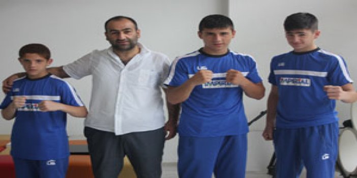 Trabzonlu genç boksörler Avrupa yolunda!