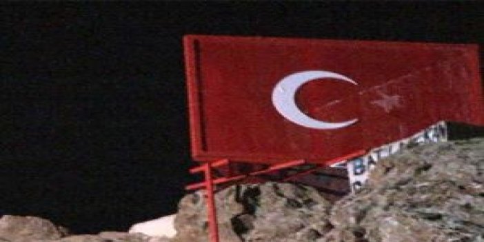 Başkent’te Türk Bayrağı’nın yıldızını söktüler!