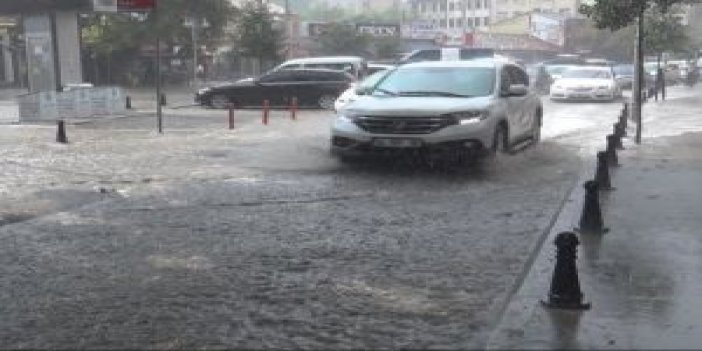 İstanbul’da ani yağmur hazırlıksız yakaladı